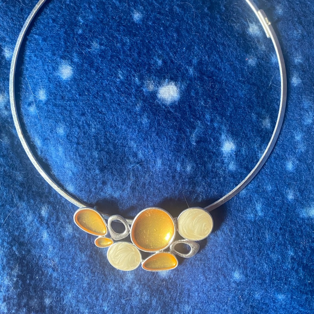 Modern necklace